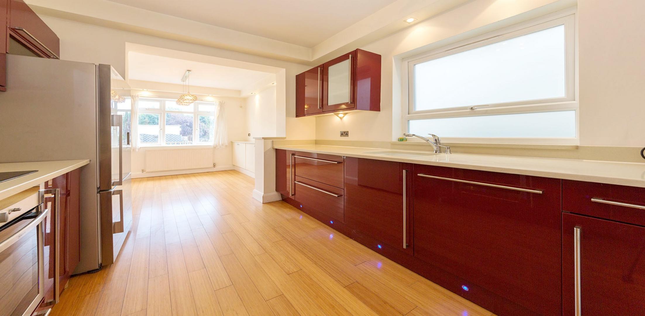 			5 BEDROOMS, 3 BATHROOMS, 5 Bedroom, 1 bath, 1 reception House			 Ridge Hill, GOLDERS GREEN